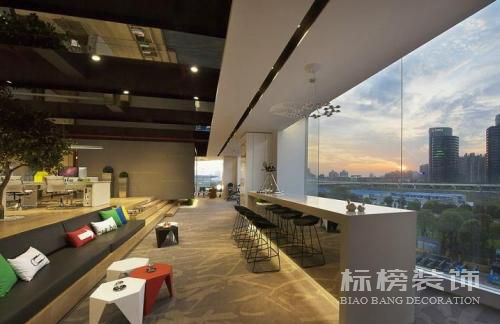 深圳辦公室裝修如何選擇好家居？